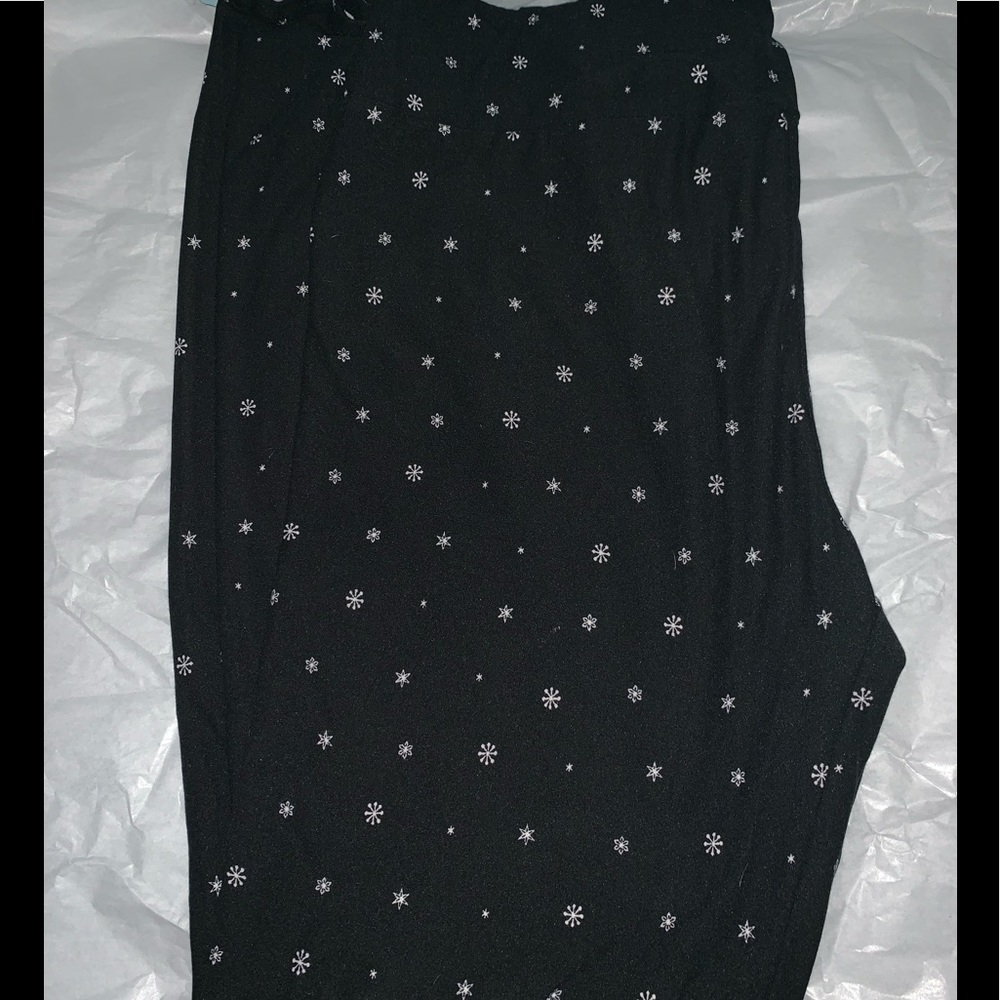 Lularoe Christmas Snowflake Leggings TC ❤️❤️
